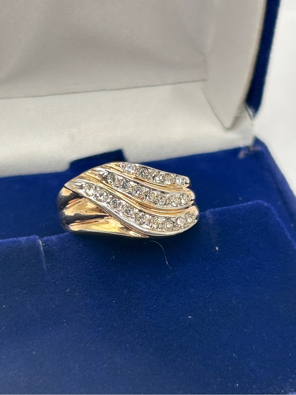Vintage 18k GE Gold and Silver Wave Crystal Band Ring Sz 7.5 Womens​